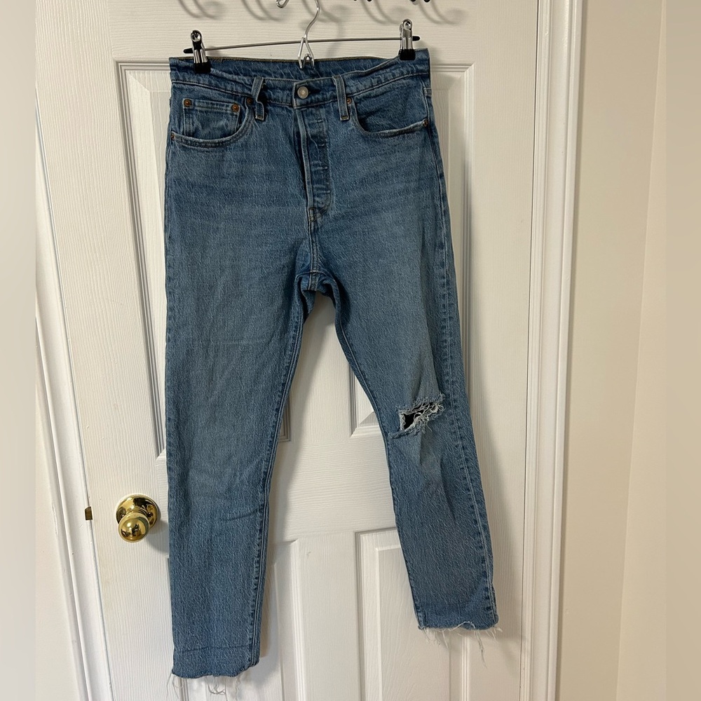 Women’s Levi’s 501 Jean, size 29 X 30